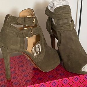 MICHAEL KORS FALL HEEL